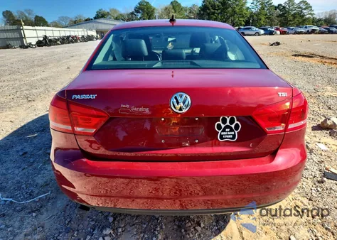 2015 Volkswagen Passat S из США, поврежденный, VIN 1VWAS7A32FC117812